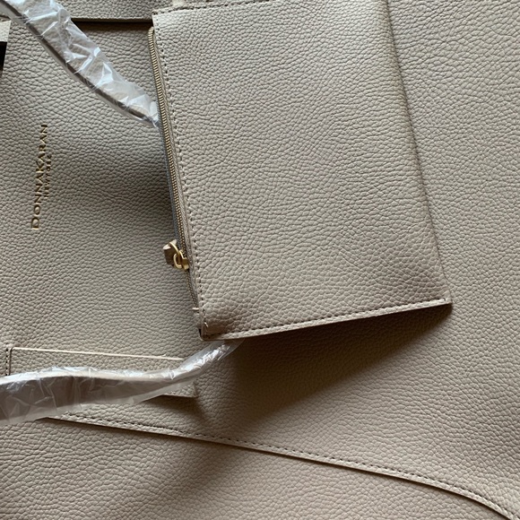 DKNY beige taupe tote bag with coin purse. - Picture 4 of 7